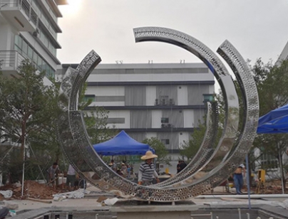 深圳?南太科技園不銹鋼雕塑