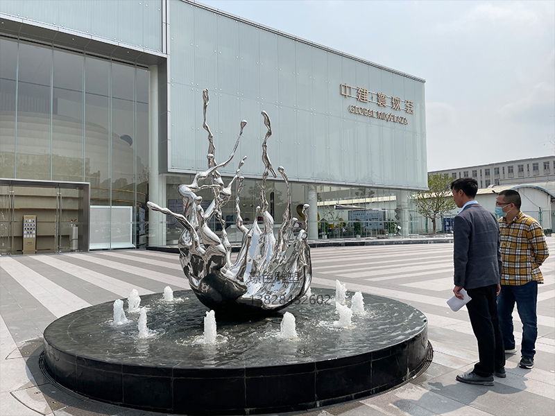 佛山國通廣場示范區(qū)中建寰球薈不銹鋼景觀雕塑(圖2)